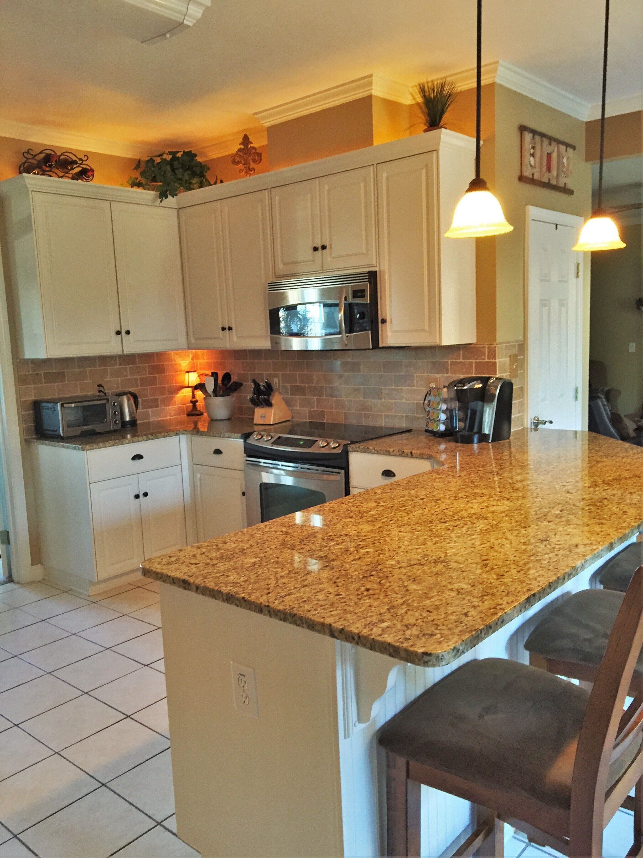 ثلاجة، ميكروويف، فرن، موقد طهي مسطح