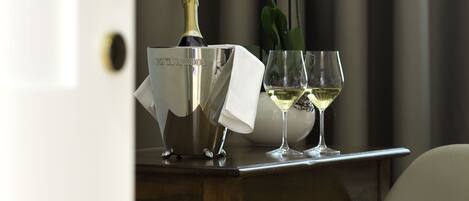 Standard Room | Hypo-allergenic bedding, down comforters, minibar, in-room safe