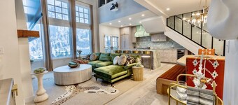 4 Bedroom WOW w/heated floors, Ski out access to Snowbird and steam bath.