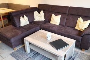 TV, books, music library - Vacation home "Sömmerwind 2 " Norddeich (Norden)