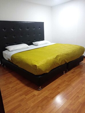 Free WiFi, bed sheets