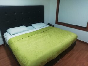 Free WiFi, bed sheets