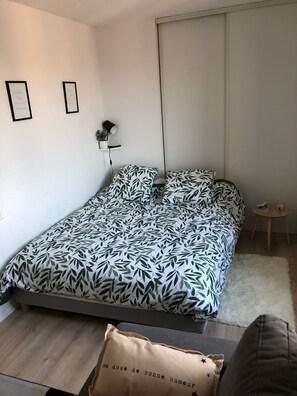 1 bedroom, free WiFi, bed sheets