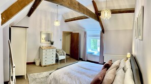 2 bedrooms, desk, iron/ironing board, travel crib