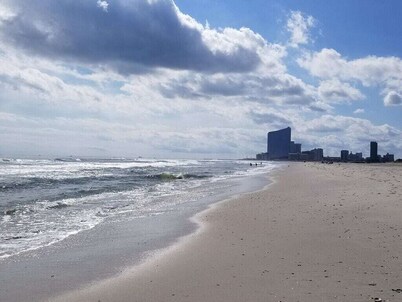 Brigantine Private Oasis – Inground Pool w/ Slide, 3BR + Loft – Pet Friendly