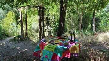 Outdoor dining