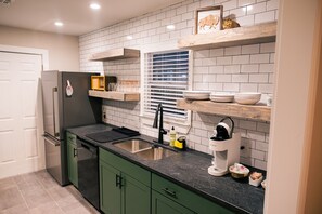 Fridge, microwave, oven, stovetop - Green Kitchen Home (Oklahoma City)