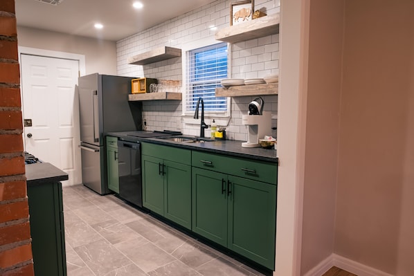 Fridge, microwave, oven, stovetop - Green Kitchen Home (Oklahoma City)