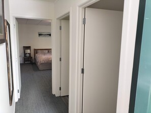 1 bedroom, WiFi - Guest studio overlooking farmland (Karamu)