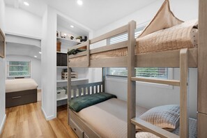 2 bedrooms, desk, iron/ironing board, travel cot