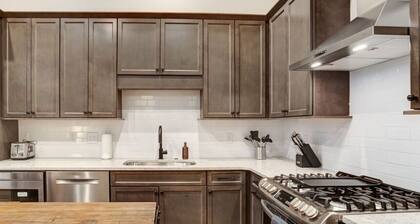 Large 3 bedroom 3.5 Bath Downtown Condo