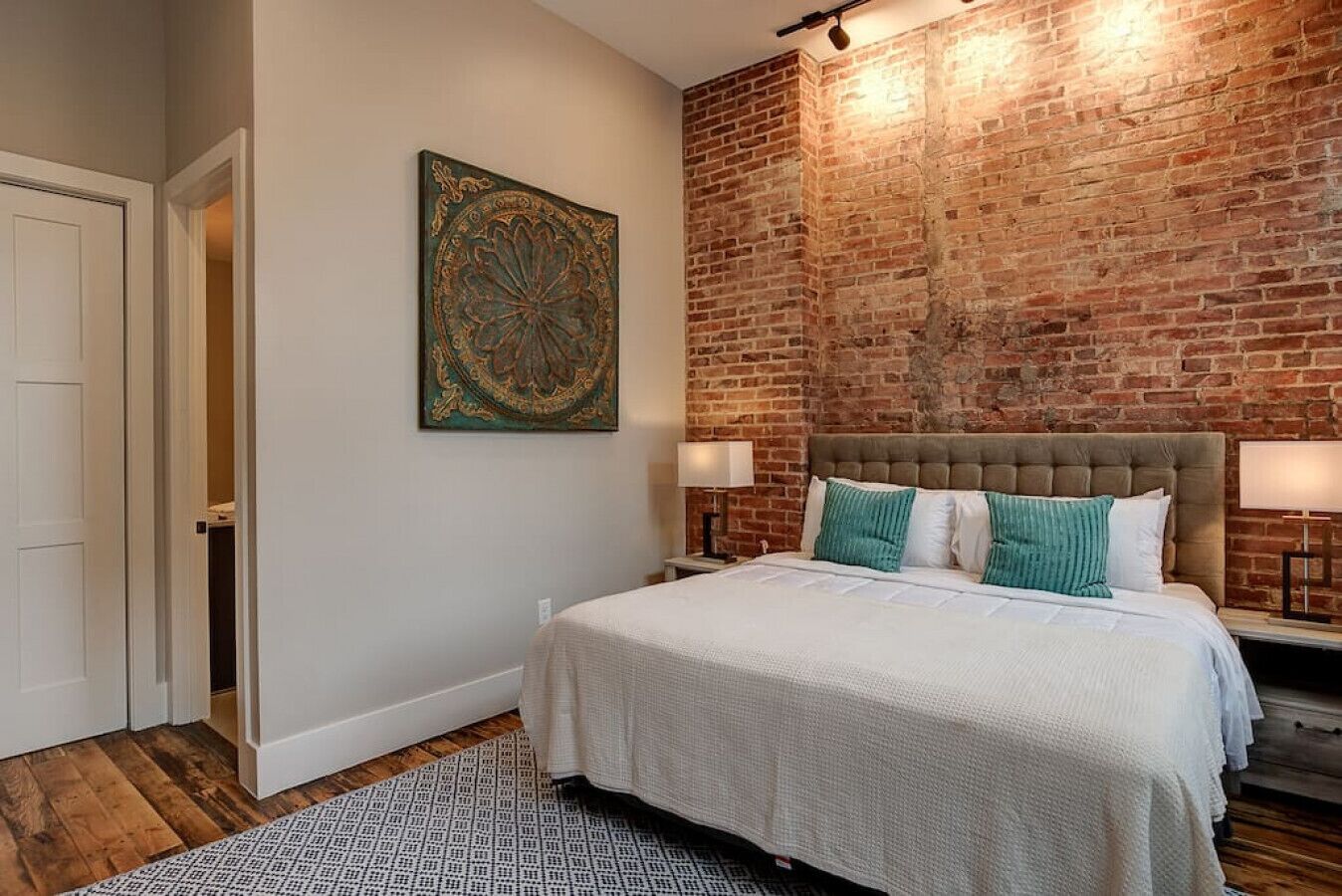 3 Schlafzimmer, Schreibtisch, Bügeleisen/Bügelbrett, kostenloses WLAN