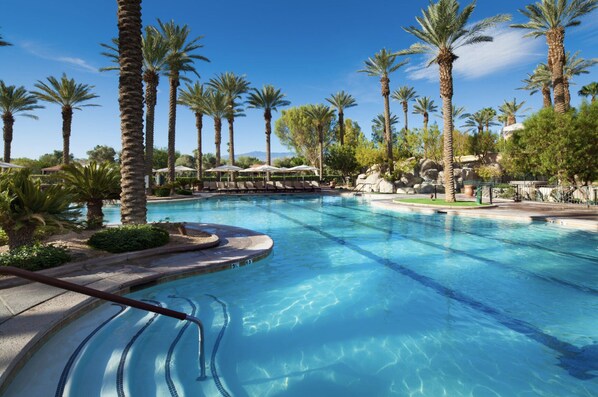 Piscine extérieure, piscine chauffée