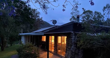 Mid North Coast Macleay Valley Mountain Views - Pet Friendly Cottage