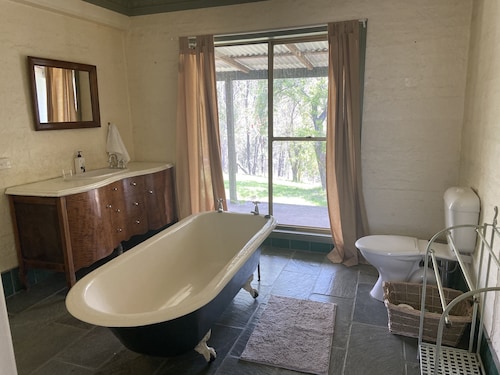 Mid North Coast Macleay Valley Mountain Views - Pet Friendly Cottage
