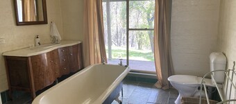 Mid North Coast Macleay Valley Mountain Views - Pet Friendly Cottage