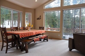 Dining - Perfect Family Home in the Angora Highlands (South Lake Tahoe)