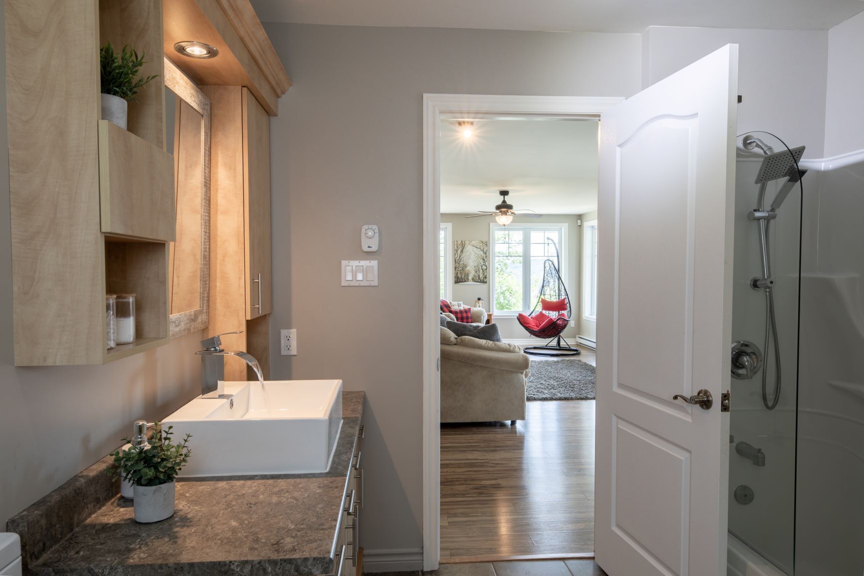 Combined shower/bathtub, hair dryer, towels, soap