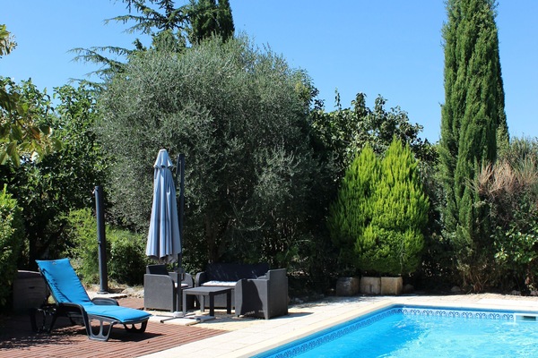 حمّام سباحة خارجي