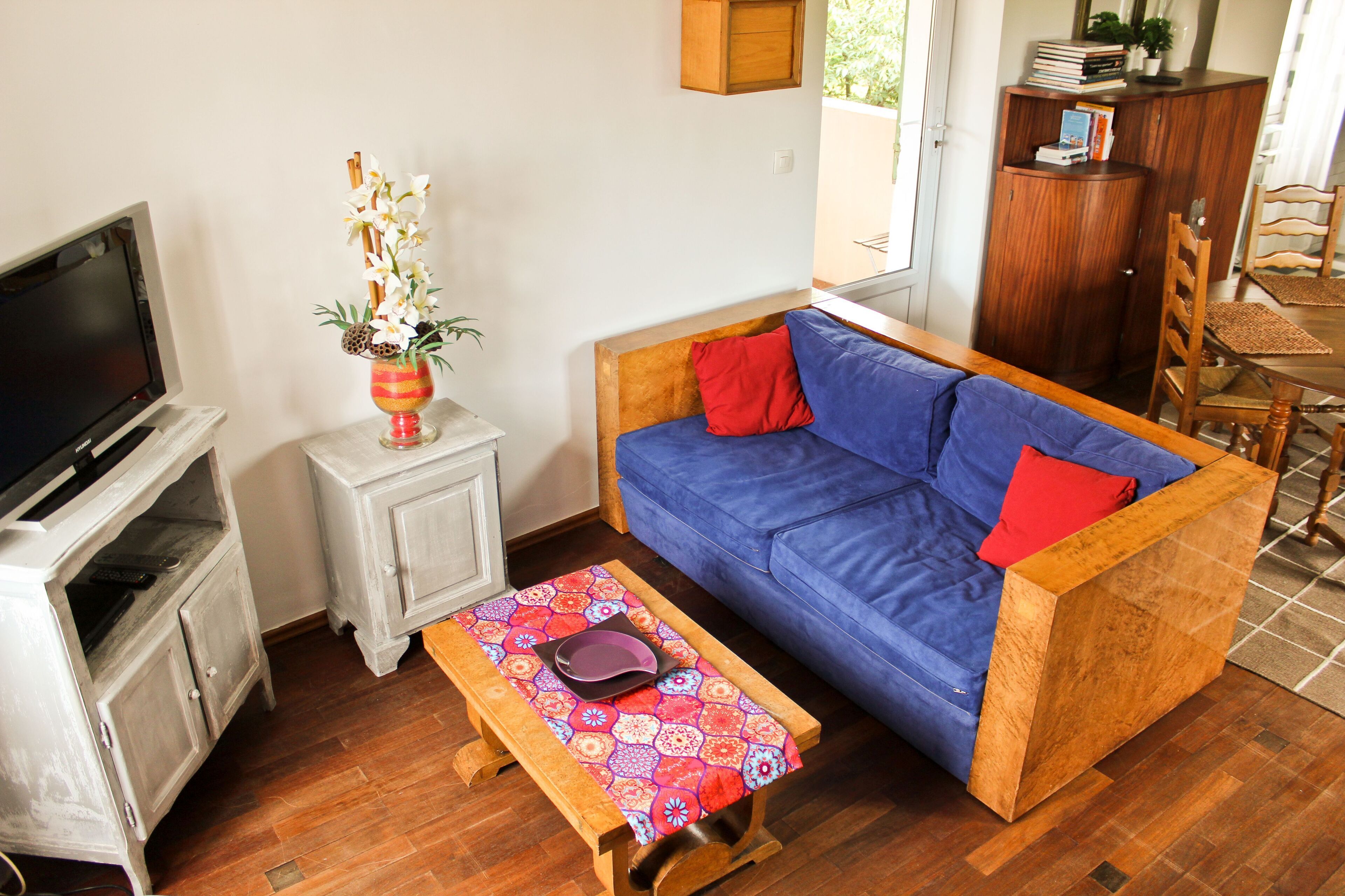 Tv, böcker och ett musikbibliotek