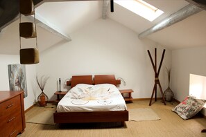 2 bedrooms, iron/ironing board, free WiFi, bed sheets - Charming Apartments in the Mas de Soleil (Gîte "Viva") (Goudargues)