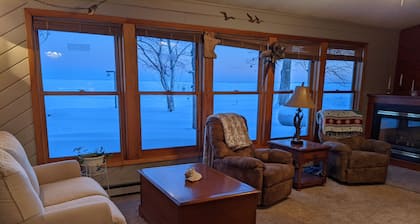 Lake Home that has Comfort with a View