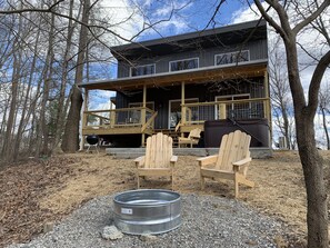 Terrace/patio - New & Romantic Couples Cabin with hot tub & fire pit near Athens & Hocking Hills (New Marshfield)