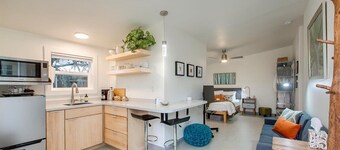#HabitueHomes - Green Spot Studio- Dog Friendly!