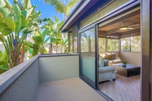 Terrace/patio - 2 Connected Homes Walking Distance to the Beach and Track: The Surf & Turf in Del Mar - New Listing (Del Mar)