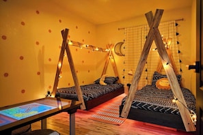 4 bedrooms, iron/ironing board, travel cot, free WiFi