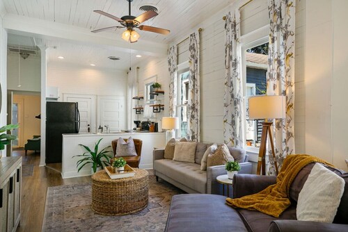 Stylish Downtown Home Near LSU & River Center