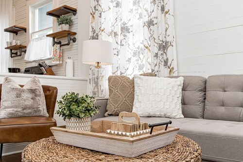 Stylish Downtown Home Near LSU & River Center