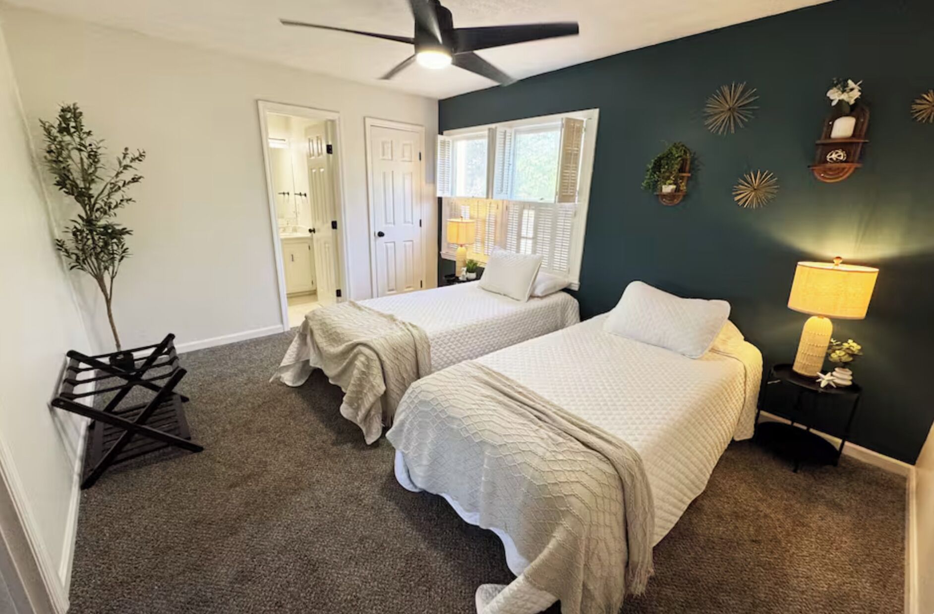 2 slaapkamers, een strijkplank/strijkijzer, gratis wifi, beddengoed
