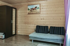 Comfort Suite | Desk, laptop workspace, bed sheets - Recreation center Lesnaya (Mirnovskoe)