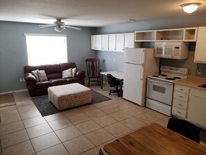 Interior - Centrally Located Mesa Studio (Mesa)