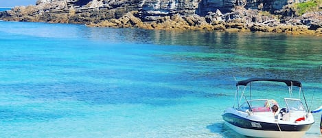Plage à proximité, parasols