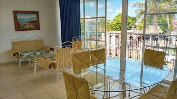 43-Zoll-Flachbildfernseher mit Kabelempfang, Fernseher