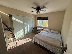 1 bedroom, desk, free WiFi, bed sheets