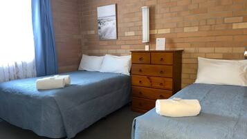 2 chambres, fer et planche à repasser, lit parapluie, Wi-Fi gratuit