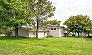Exterior - Hazel House steps from Boat Launch (Saint Ignace)