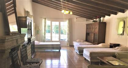 VILLA 230 mÂČ - 16 Pers - 8chambres -4000mÂČ de parc /piscine 10 x 5m a 5 mn plage