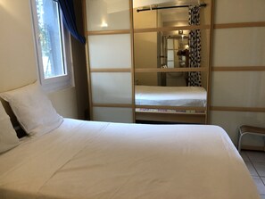 8 bedrooms, iron/ironing board, WiFi