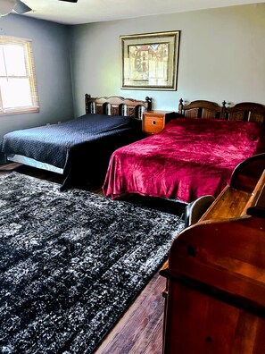 2 bedrooms, desk, iron/ironing board, free WiFi