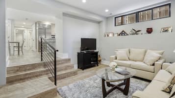 Smart TV, DVD player