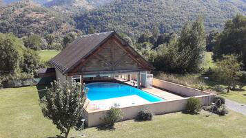 Piscine extérieure, piscine chauffée
