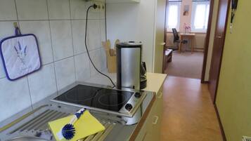 Fridge, oven