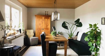 Spacious family accommodation for group 10p, beautiful view, pet friendly!