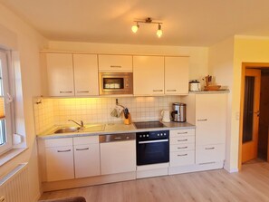 Køleskab, mikrobølgeovn, ovn, opvaskemaskine