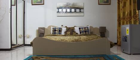 1 bedroom, desk, iron/ironing board, free WiFi