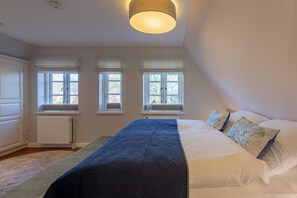 2 bedrooms, desk, WiFi, bed sheets - House Edda, Germany (Wyk auf Föhr)